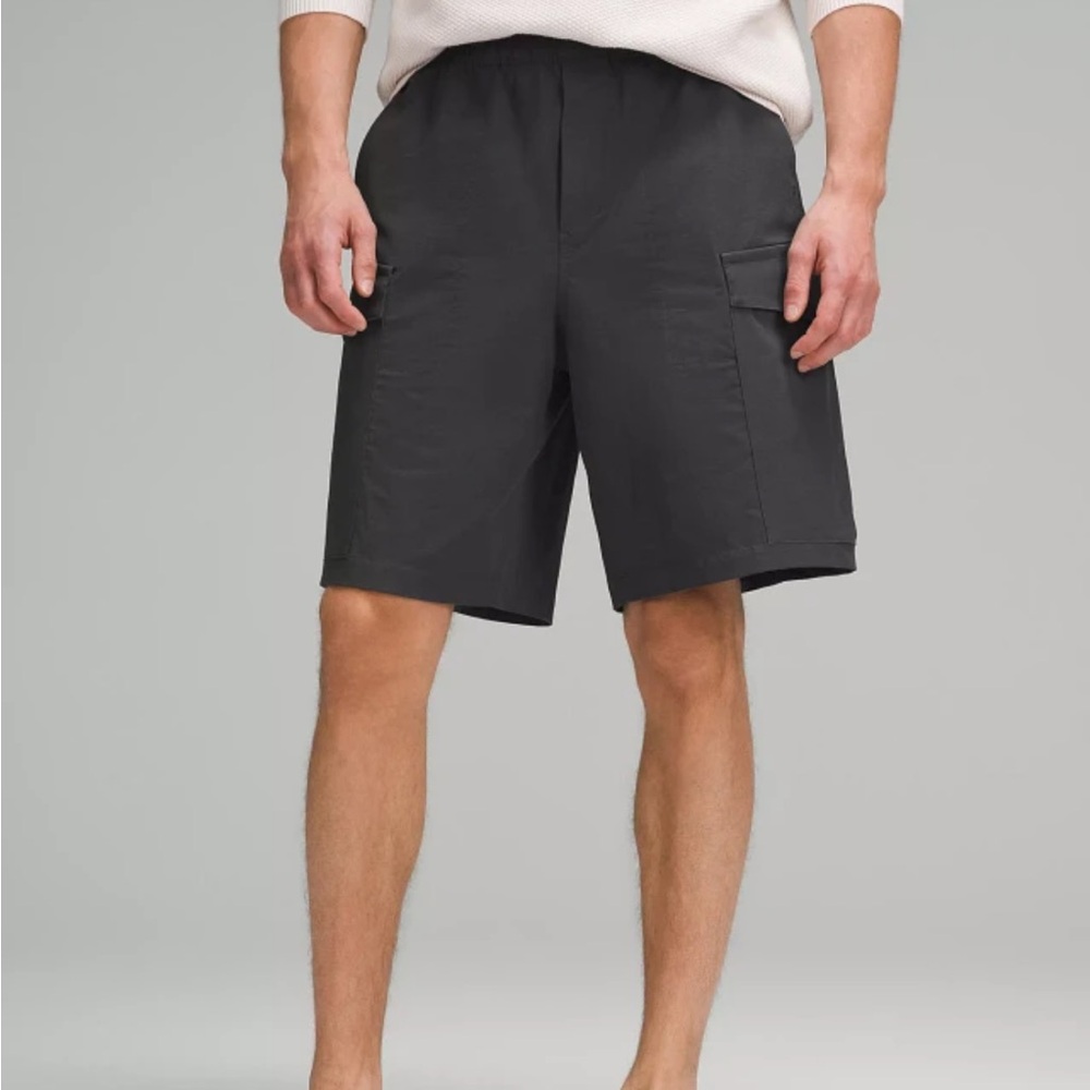 Lululemon VersaTwill ™ Cargo Pocket Short